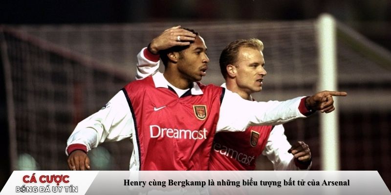 Henry cùng Bergkamp là những biểu tượng bất tử của Arsenal