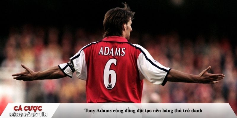 Tony Adams cùng đồng đội tạo nên hàng thủ trứ danh
