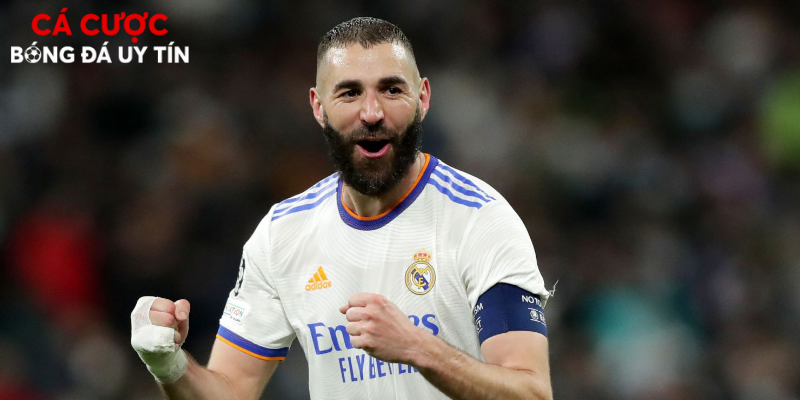 Benzema trở thành huyền thoại vĩ đại tại sân Bernabeu