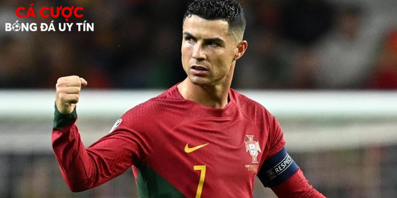 Cristiano Ronaldo sở hữu lượng người hâm mộ kỷ lục