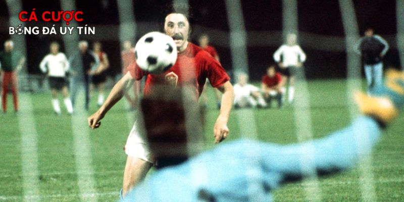 Nguồn gốc ra đời của cú sút Panenka