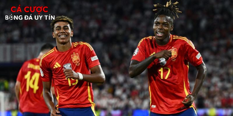 Tây Ban Nha áp đảo bằng lối chơi kiểm soát bóng